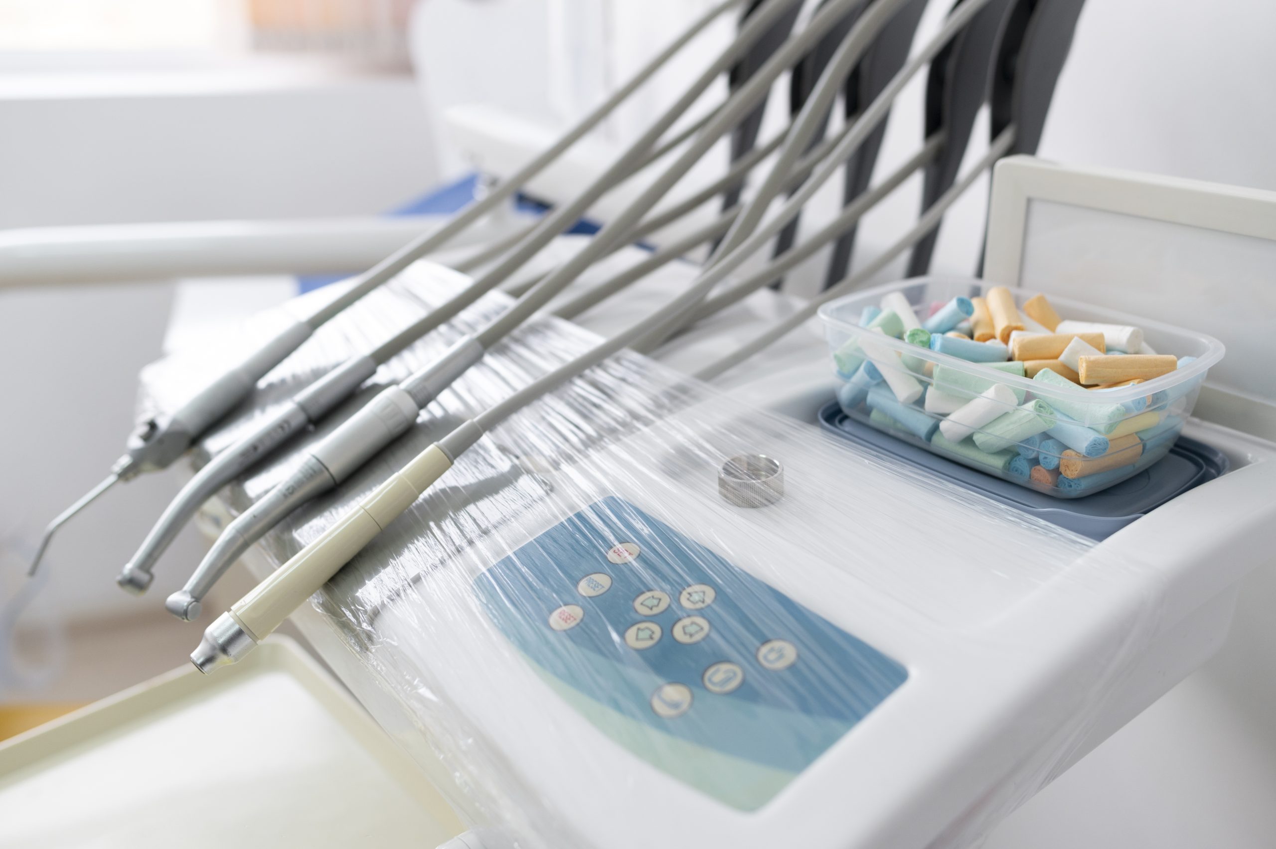 dentist-utensils-ready-use